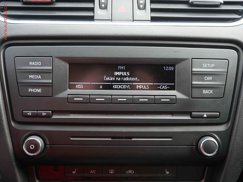 Škoda Octavia (2014) 1.4TSi, ČR, Ambition, TZ - fotka 15 z 16