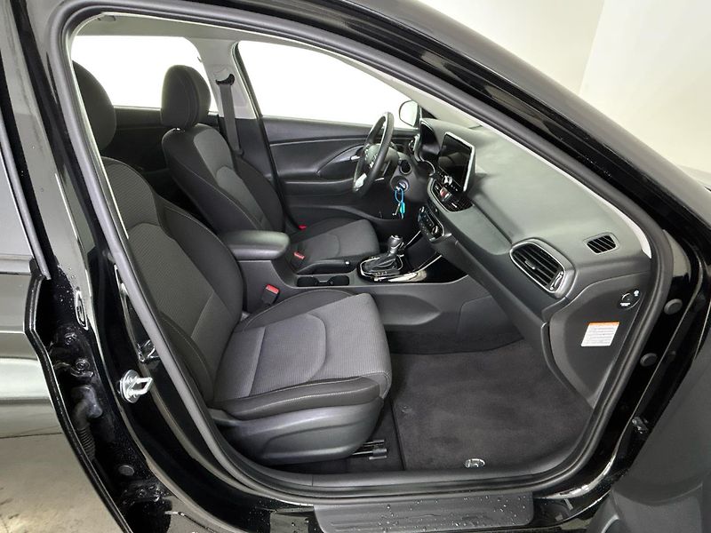 Hyundai i30 Smart DCT - fotka 9 z 27