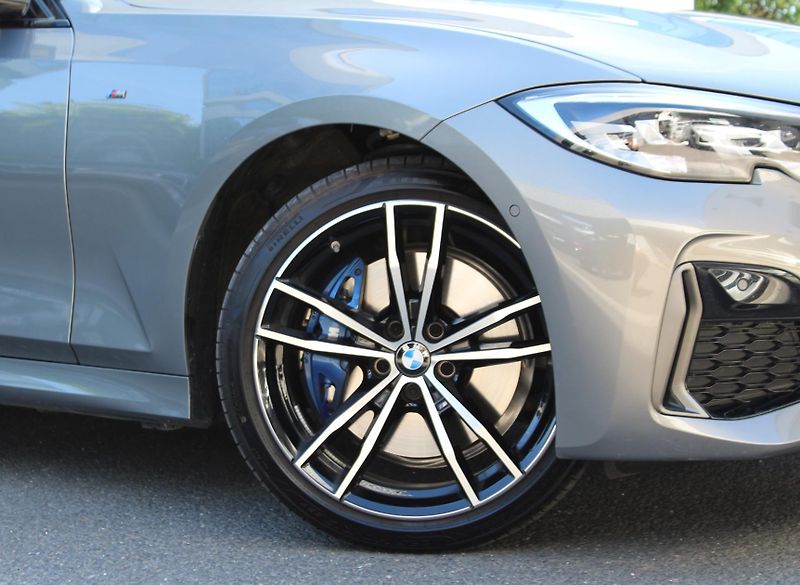BMW Řada 3 M340i xDrive Sedan - fotka 6 z 25