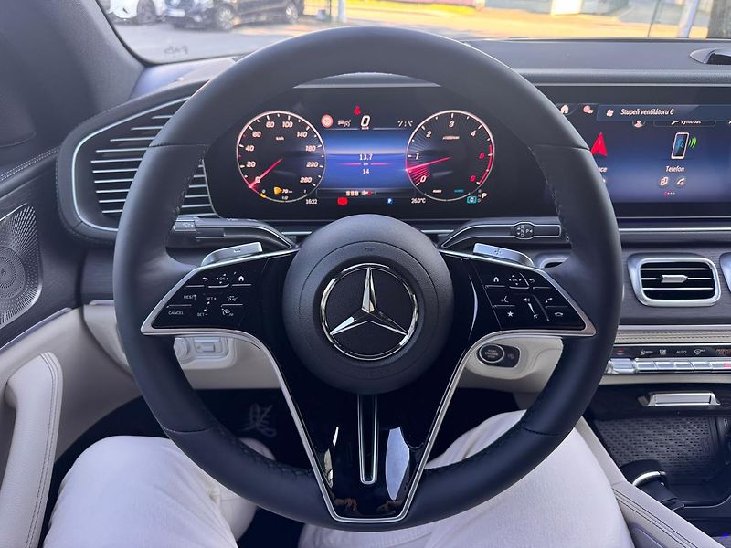 Mercedes-Benz GLE (2026) 450 d 4MATIC kupé - fotka 13 z 25