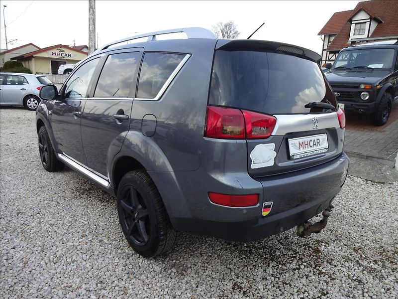 Peugeot 4007 2,2 HDI 115kW 4x4 - fotka 5 z 53