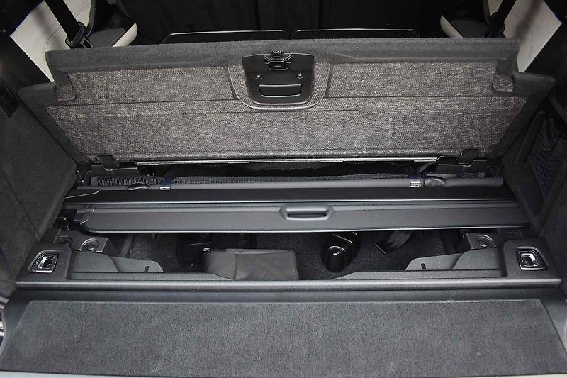Velké SUV je překvapivě schopné i na zatáčkovitých silnicích
