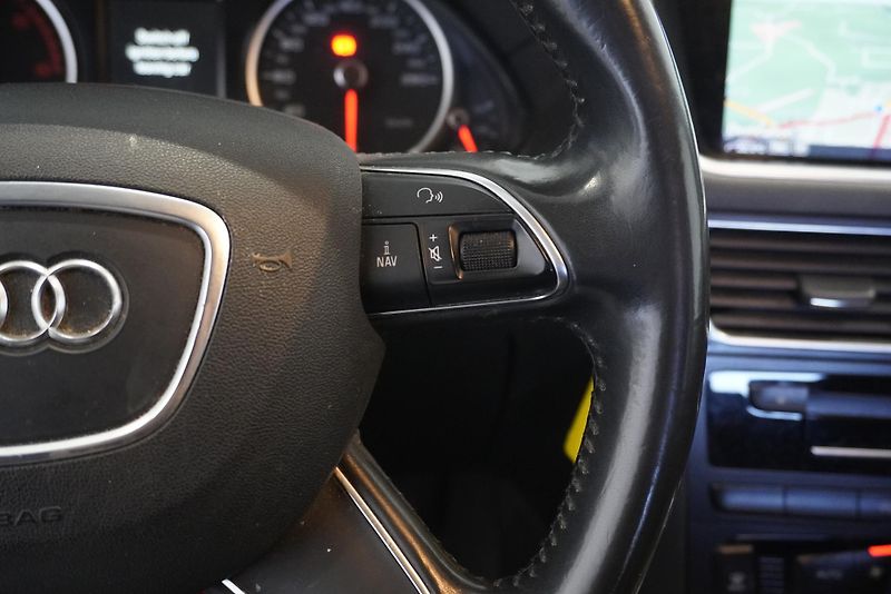 Audi Q5 3,0 TDI QUATTRO AUTOMAT - fotka 17 z 28
