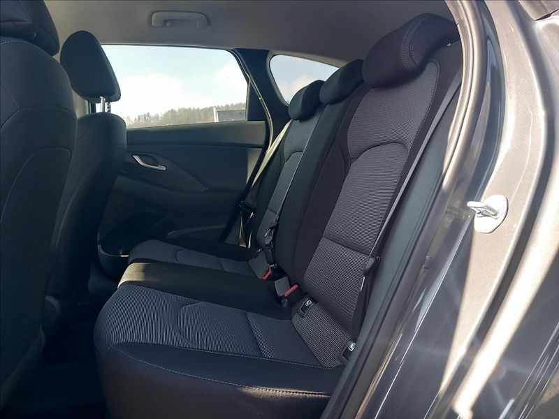 Hyundai i30 1,0 T-GDI SMART DCT - fotka 19 z 19