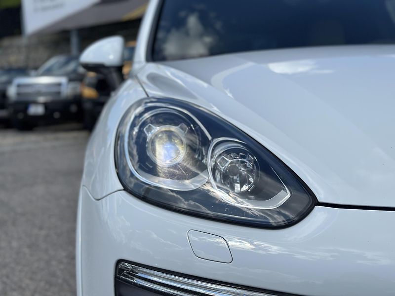 Porsche Cayenne (2015) Porsche Cayenne 2015 - fotka 9 z 19