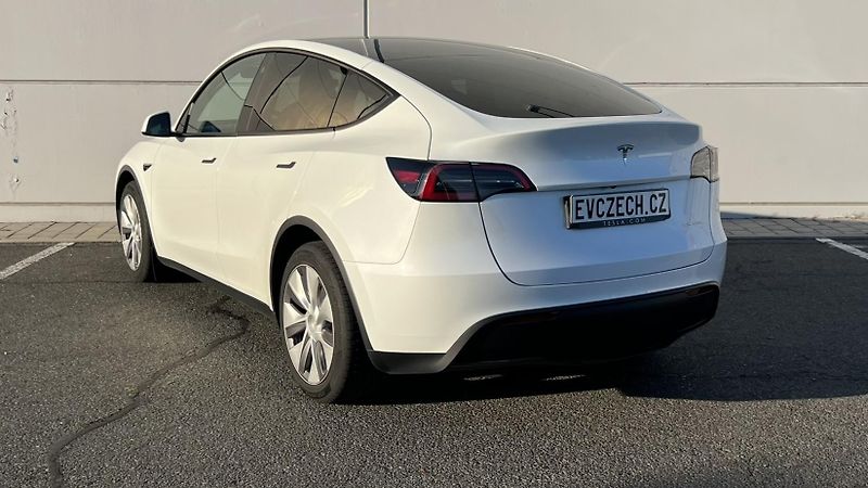 Tesla Model Y Long Range AWD 94% SOH Záruka - fotka 6 z 22