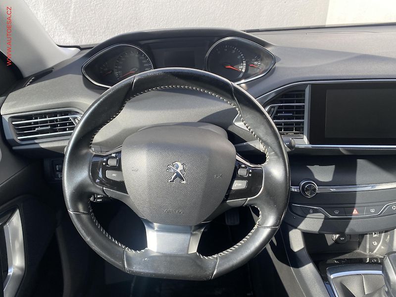 Peugeot 308 (2016) 1.2PT, Style, navi - fotka 11 z 19