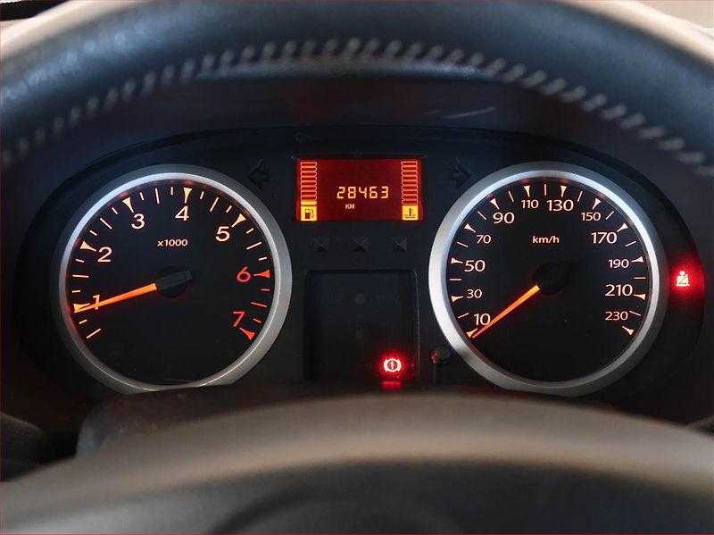 Renault Clio (2010) 1.2 16V - fotka 11 z 13
