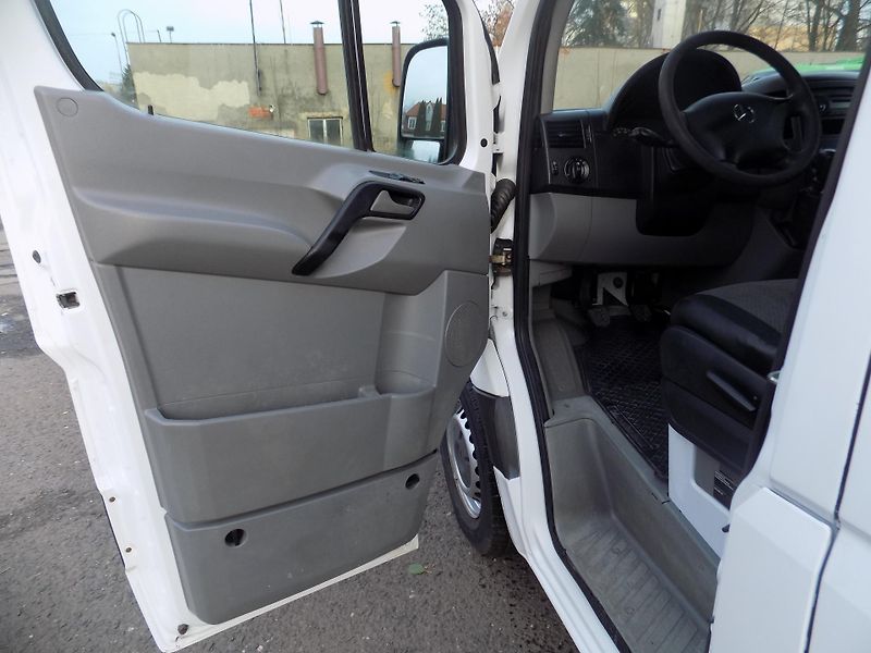 Mercedes-Benz Sprinter (2010) 2.2 95KW L2H1 6 MÍST - fotka 14 z 39