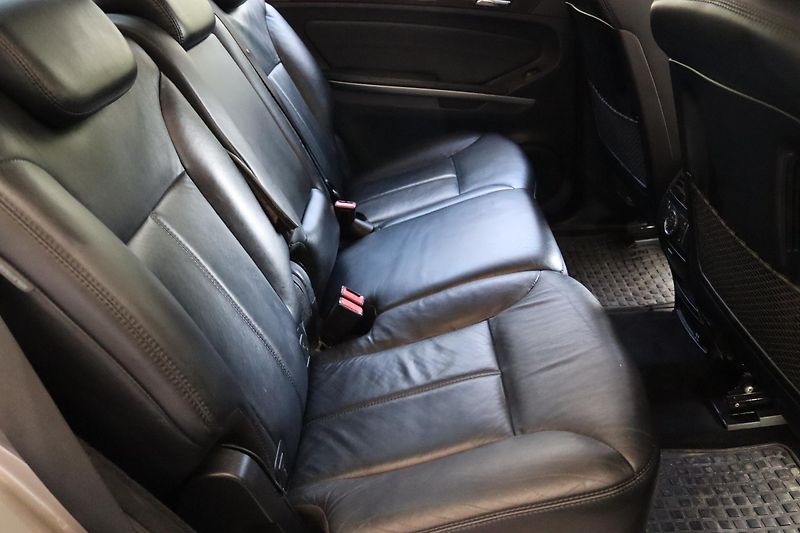 Mercedes-Benz GL 420CDI 4MATIC 225kW - fotka 41 z 48