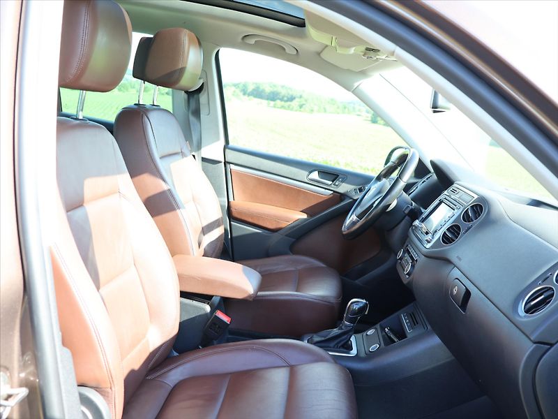 Volkswagen Tiguan 2,0 TSI DSG 4x4 Sport&Style - fotka 11 z 30