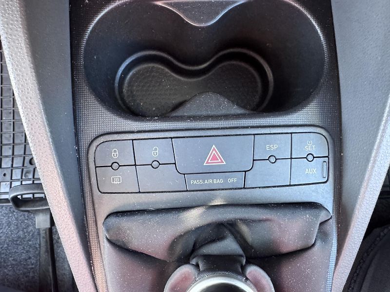 Seat Ibiza 1.4 16V, 171 tis km, 2010 - fotka 12 z 18