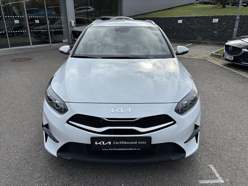 Kia Ceed 1,5 TGDi TOP ZÁRUKA NAVI KAMER - fotka 8 z 40