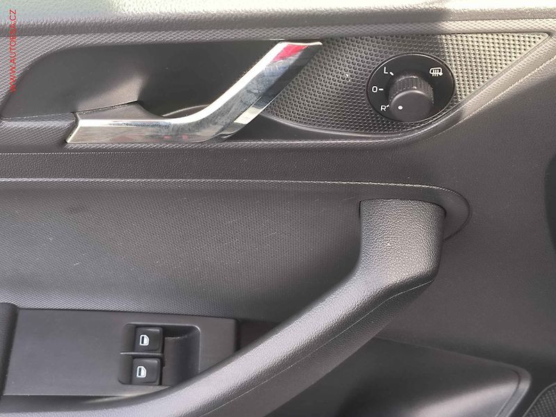 Škoda Rapid (2013) 1.2 TSi, Sport, xenon, TZ - fotka 14 z 16