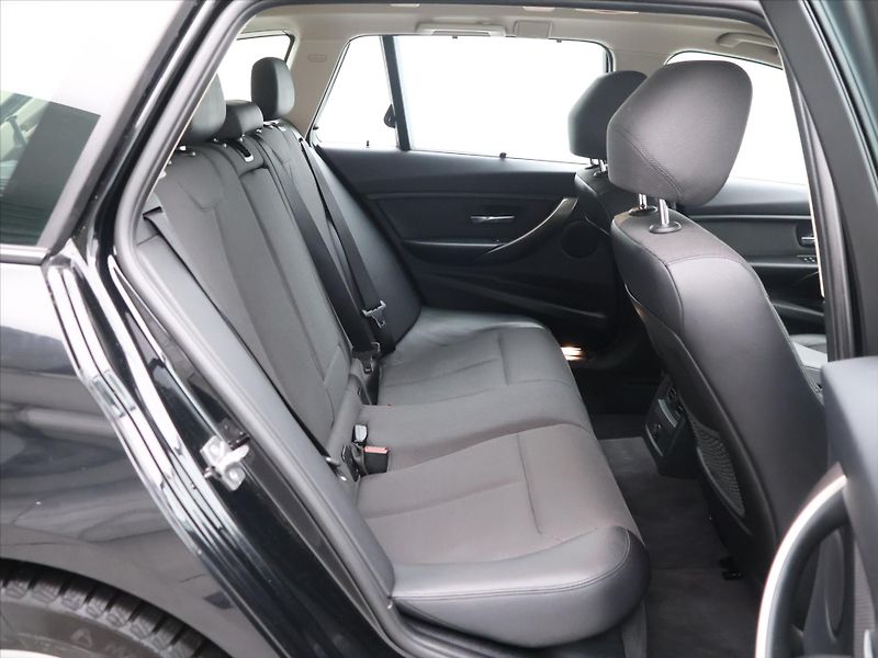 BMW Řada 3 2,0 318d xDrive Xenon Navi Kůž - fotka 14 z 36