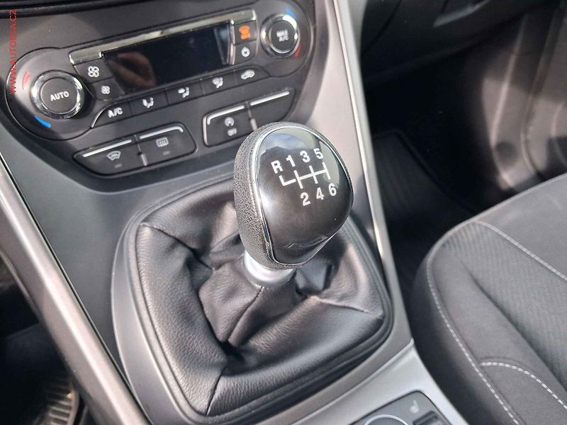 Ford Kuga (2015) 1.5 EB, 2.maj,ČR, AC, tempo - fotka 15 z 16