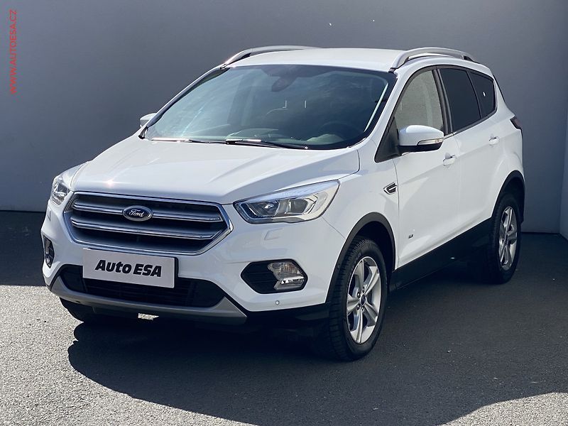 Ford Kuga (2018) 2.0 TDCi AWD, Titanium, +ALU - fotka 3 z 18