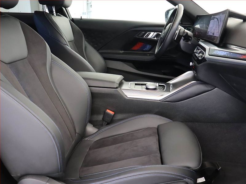BMW Řada 2 (2023) 220 i - fotka 9 z 22