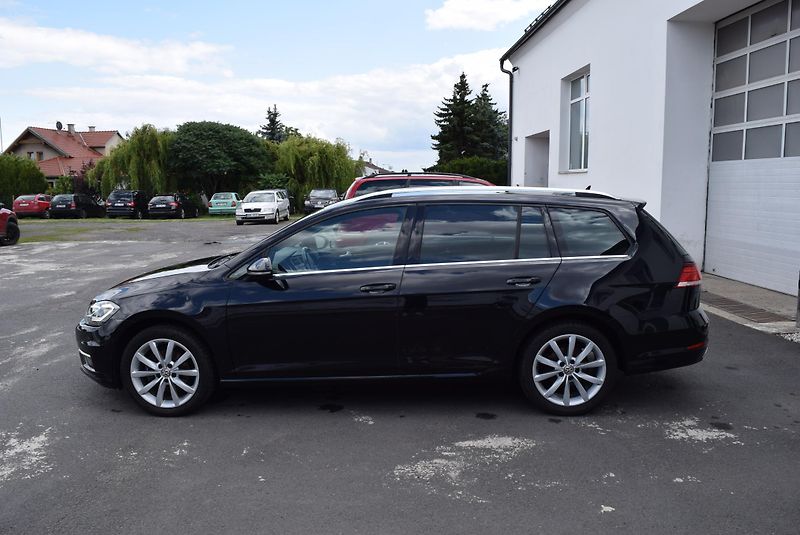 Volkswagen Golf Variant (2020) 1.5TSI 110kw HLBMT TAŽ LED KAM - fotka 12 z 49