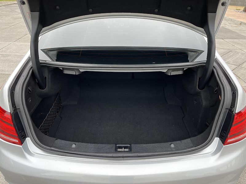 Mercedes-Benz Třídy E (2013) 350 i V6 AMG Styl paket (950) - fotka 29 z 39