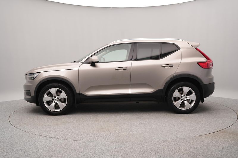 Volvo XC40 B4 MOMENTUM AUT  - fotka 7 z 47