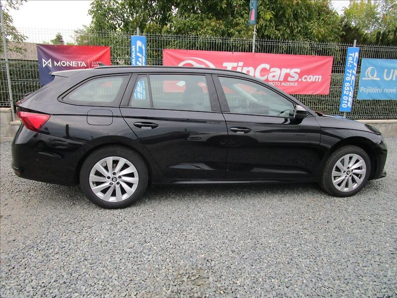 Škoda Octavia Combi 2.0TDi DSG Selection - fotka 9 z 59
