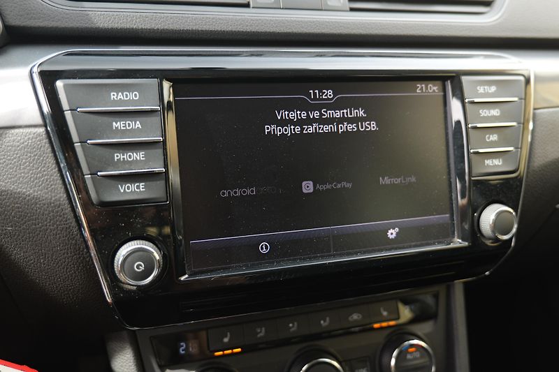 Škoda Superb 1.4 TSI DAB 19 Tažné - fotka 32 z 35