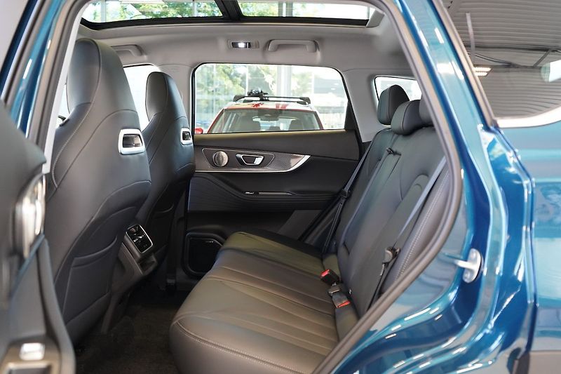 Chery Tiggo 7 PHEV (2026) UNIQUE 1.5 TGDI HEV - fotka 19 z 43
