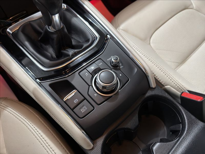 Mazda CX-5 2,2   D AWD REVOLUTION BOSE TO - fotka 24 z 50