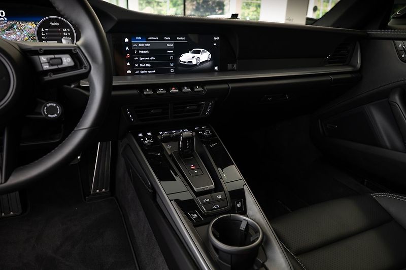 Porsche 911 (992.2) Carrera Pano/Bose/Spor - fotka 10 z 23