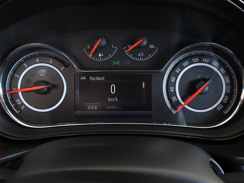 Peugeot 2008 (2021) Allure 1.2 PureTech, Automat - fotka 11 z 23