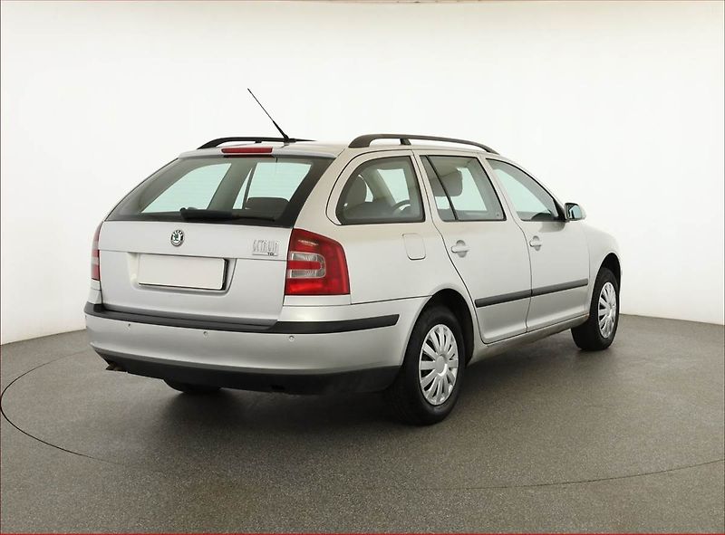 Škoda Octavia (2006) 1.9 TDI, po STK, Klima - fotka 5 z 14