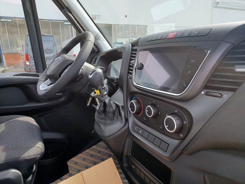 Iveco Daily (2025) 50C18HZ do 3.5t - 3.0l - fotka 5 z 5