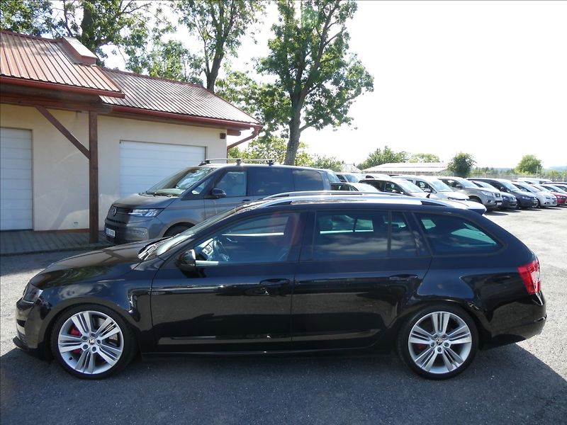 Škoda Octavia 2,0 TDi 135kW RS serviska,2.ma - fotka 5 z 51