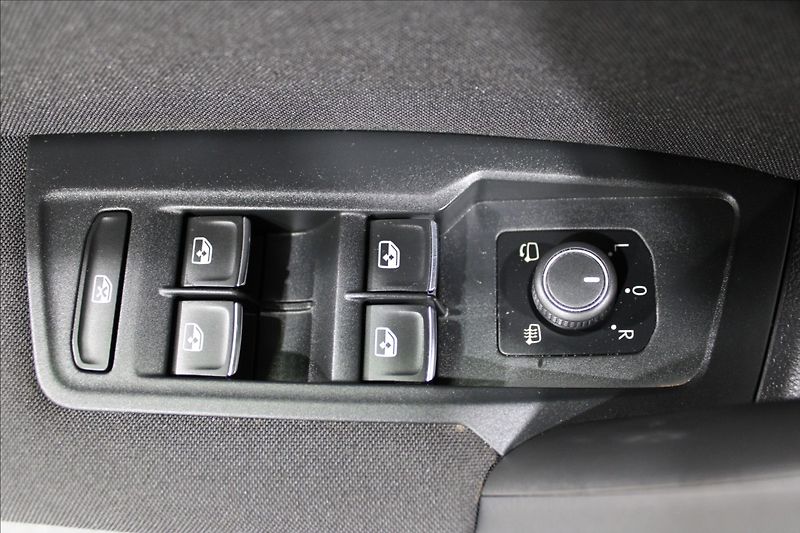 Volkswagen Tiguan 1,5 TSI Active 1.majitel - fotka 15 z 33