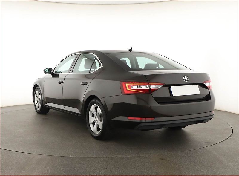 Škoda Superb (2018) 2.0 TDI, Automat, Xenony - fotka 4 z 20