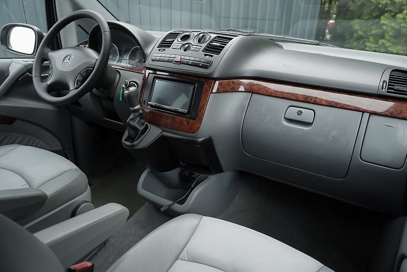 Mercedes-Benz Viano 220 cdi AMBIENTE - fotka 15 z 39
