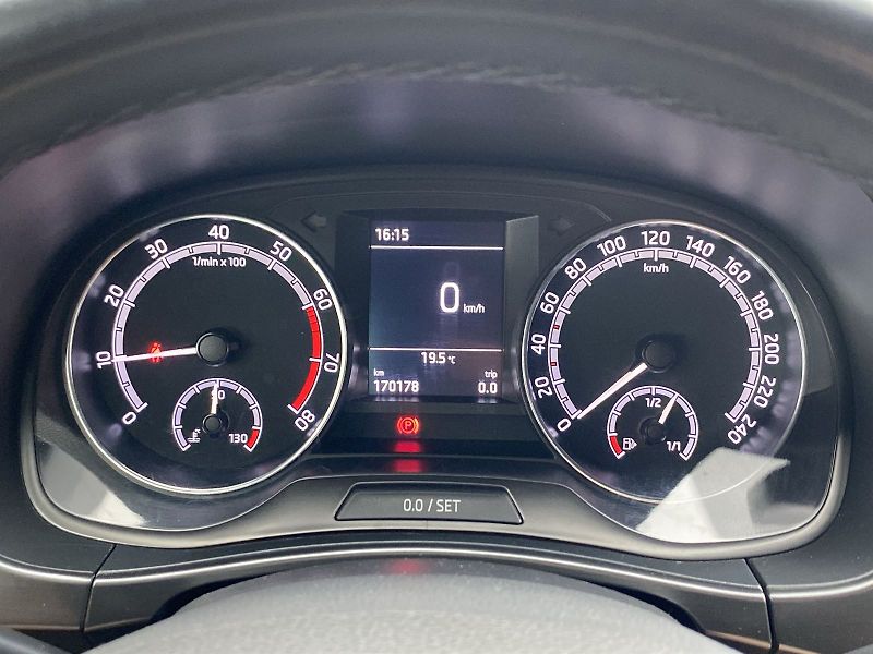 Škoda Fabia (2018) 1.0 TSI Style + - fotka 7 z 32