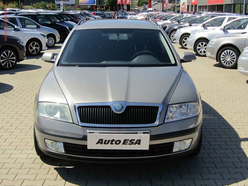 Škoda Octavia (2007) 2.0 FSi, AC - fotka 2 z 17