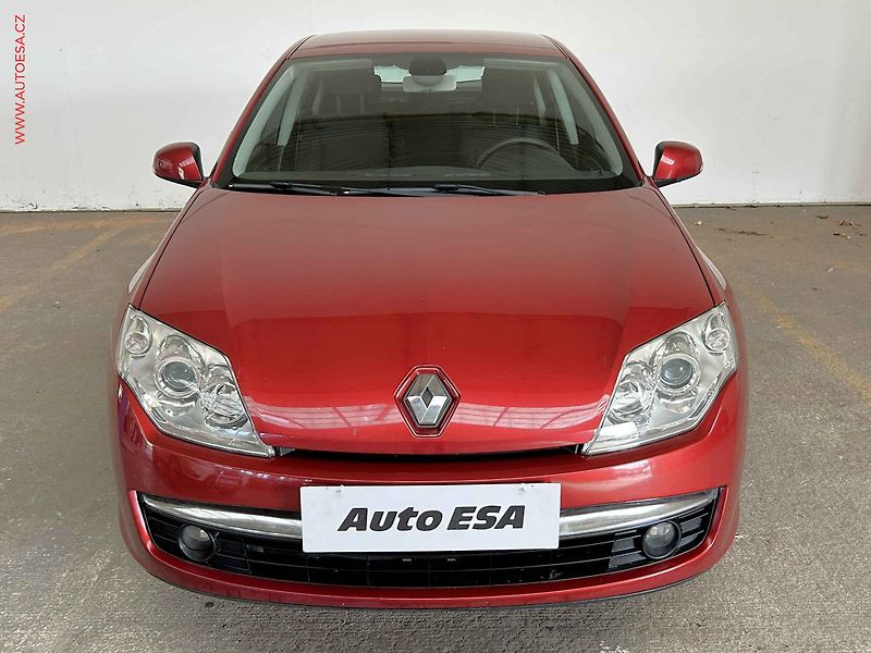 Renault Laguna (2010) 1.6i, 1.maj, AC, tempo - fotka 2 z 15