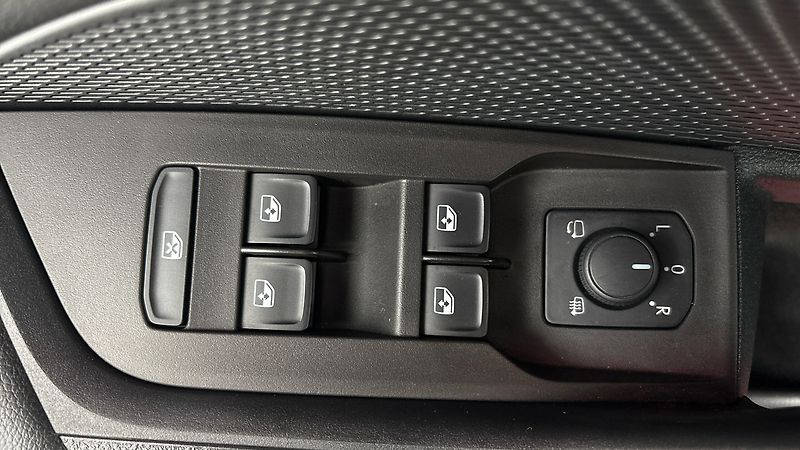Škoda Octavia 2.0 TDI DSG Style Combi - fotka 21 z 25