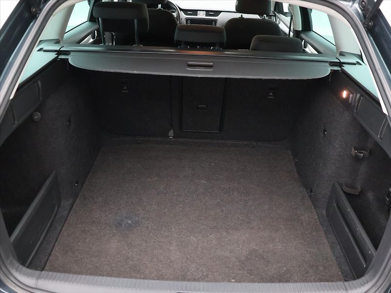 Škoda Octavia 1,6 TDI 85kW Ambition - fotka 10 z 32