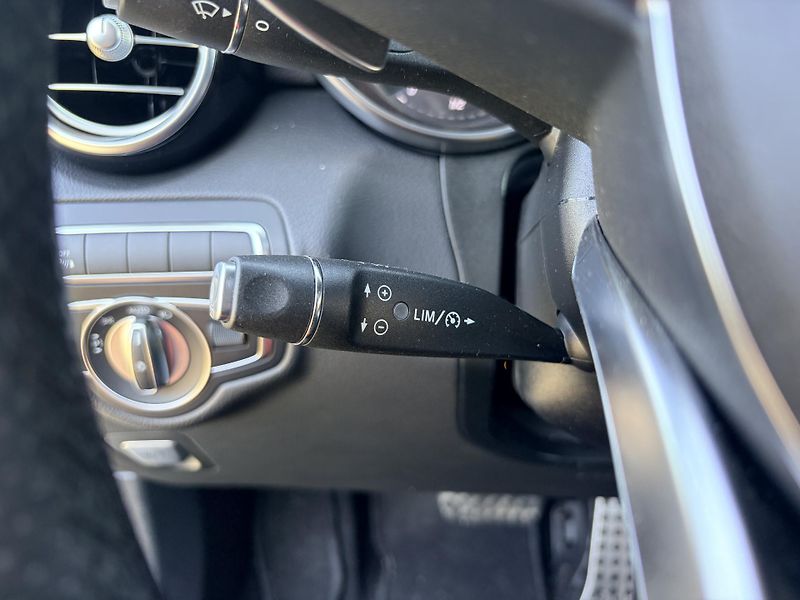 Mercedes-Benz GLC 220D 4MATIC - fotka 25 z 49