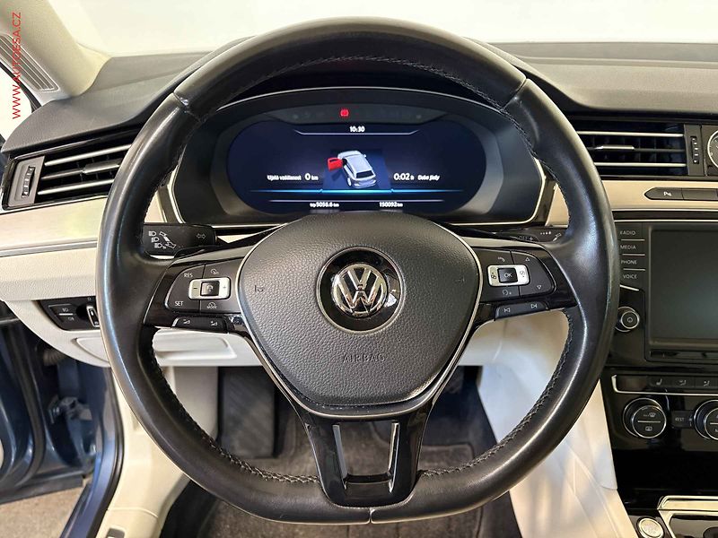 Volkswagen Passat (2016) 1.4 TSi, Highline, DSG, LED - fotka 16 z 17