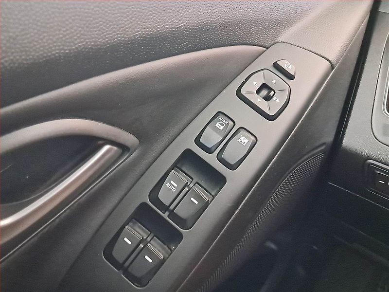 Hyundai ix35 (2015) 1.7 CRDi, ČR,1.maj, Tempomat - fotka 16 z 18