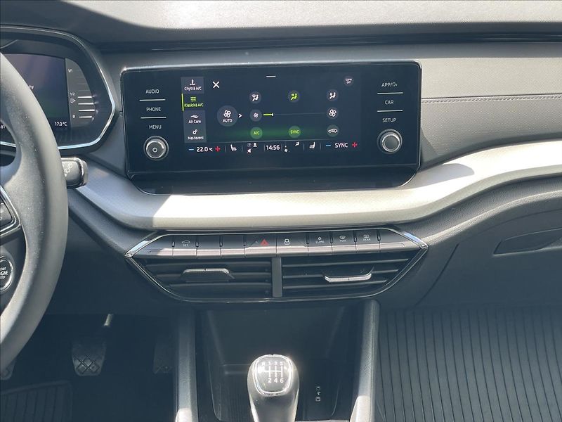 Škoda Octavia 2,0 TDI Combi Style Plus LED - fotka 11 z 22