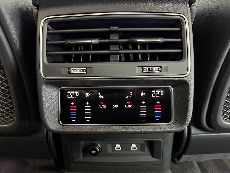Audi Q8 50 TDI QUATTRO S-LINE, WEBASTO - fotka 30 z 33