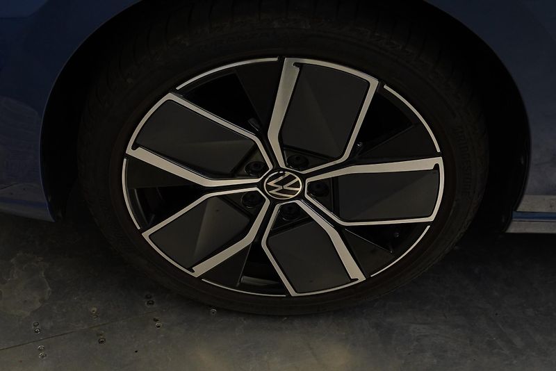 Volkswagen Golf - fotka 10 z 28