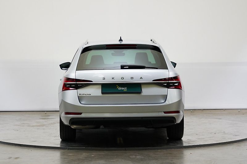 Škoda Superb - fotka 6 z 27
