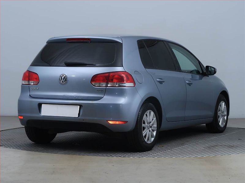 Volkswagen Golf (2010) 1.6 TDI, Serv.kniha - fotka 5 z 14